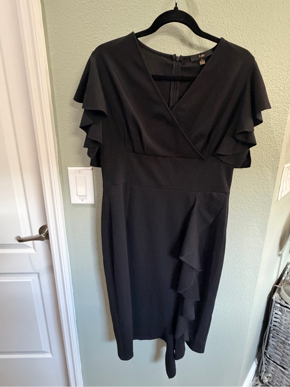 NWT Black Ruffle Sleeve Midi Dress